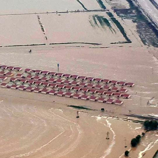 Une vue aérienne d'un village inondé près de la rupture du barrage au réservoir de Sardobskoye, sur la rivière Syrdarya, en Ouzbekistan. [Keystone/epa - Uzbek Ministry for the Emergencies]