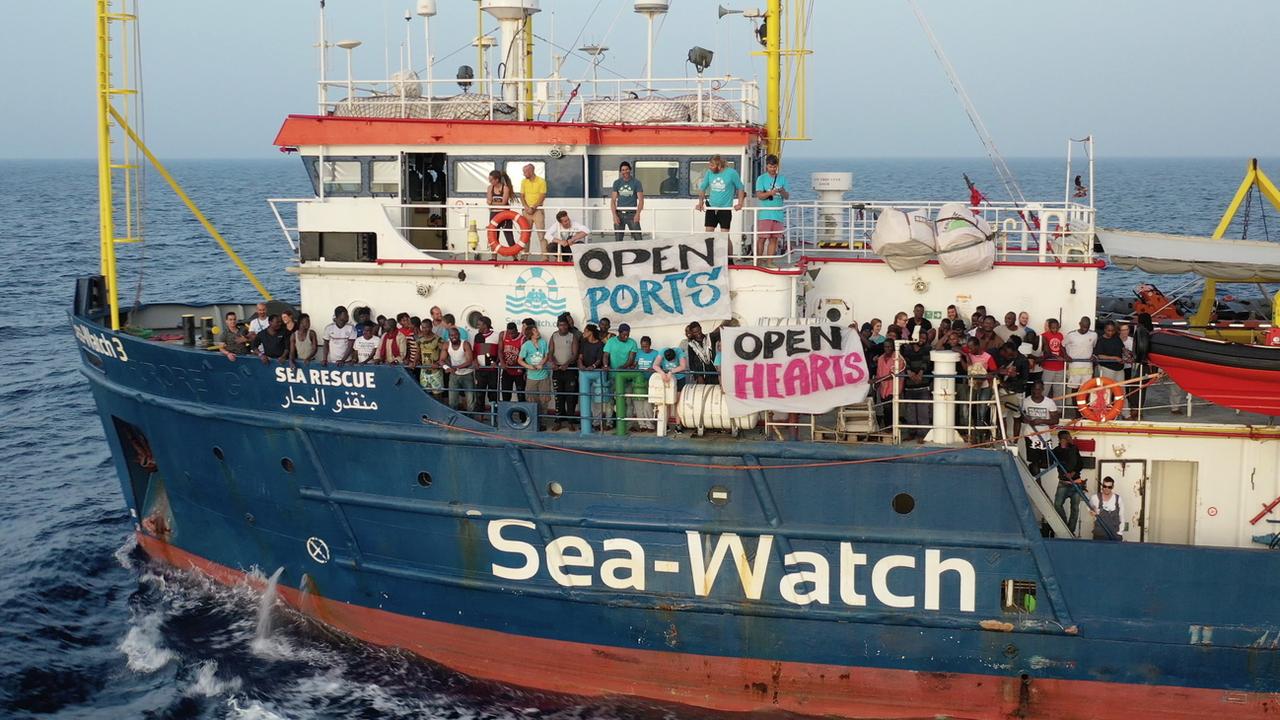 Rome a immobilisé le navire humanitaire Sea Watch 3. [Keystone/EPA - Sea-Watch]