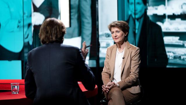 Simonetta Sommaruga à l'interview dans l'émission Infrarouge, le mercredi 12 février 2020. [RTS - Philippe Christin]