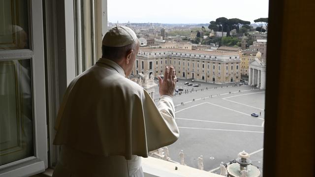 Le Pape devant la place de St-Peter vide. [AP/Keystone]