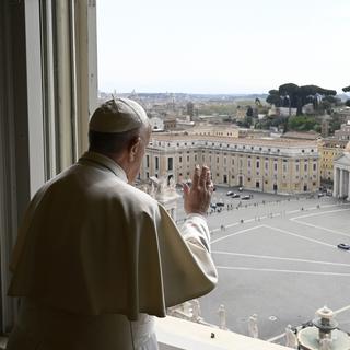 Le Pape devant la place de St-Peter vide. [AP/Keystone]