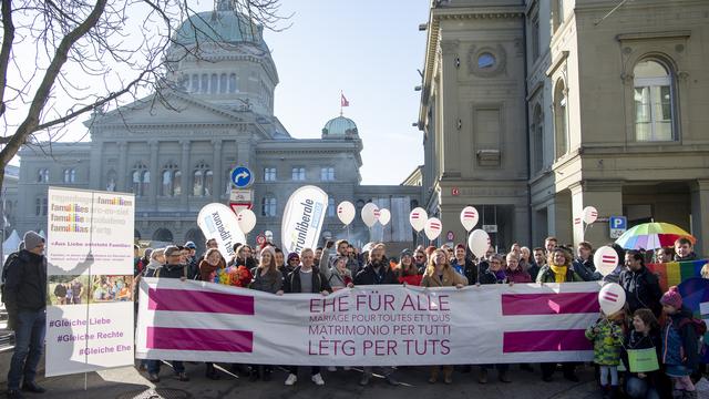 Une manifestation en faveur du mariage pour tous, le 14 février 2019 à Berne. [Keystone - Anthony Anex]