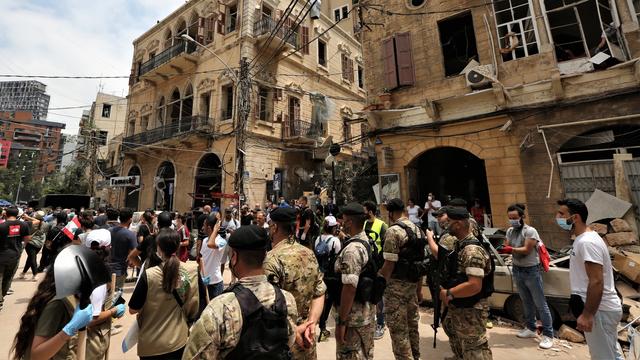 Les protestations anti-gouvernement ont repris au Liban, 4 jours après les explosions meurtrières qui ont touché la capitale. [EPA/Keystone - Nabil Mounzer]