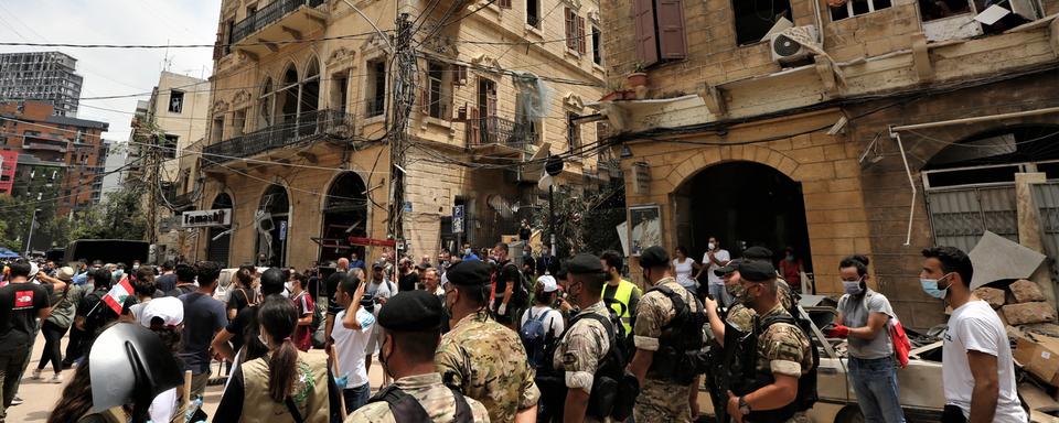 Les protestations anti-gouvernement ont repris au Liban, 4 jours après les explosions meurtrières qui ont touché la capitale. [EPA/Keystone - Nabil Mounzer]