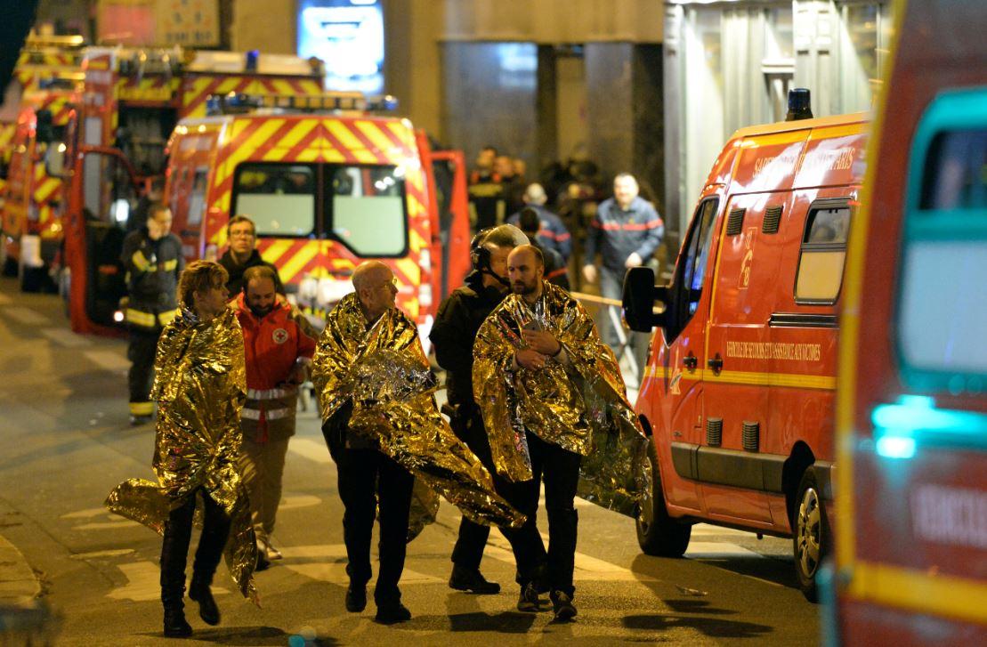 Des victimes du Bataclan le soir du 13 novembre 2015. [afp - Miguel Medina]