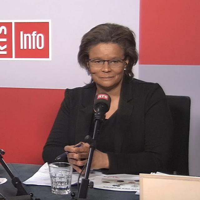 Isabelle Pasini, présidente de l'Association romande des professionnels de la vape, et Jocelyne Haller, députée d'Ensemble à gauche. [RTS]