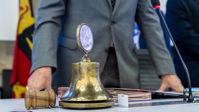 La cloche du Grand Conseil genevois, photographiée à l'occasion de la première séance dans la salle Popov, au siège de l'UIT, jeudi 30 août 2018 (image d'illustration). [Keystone - Martial Trezzini]