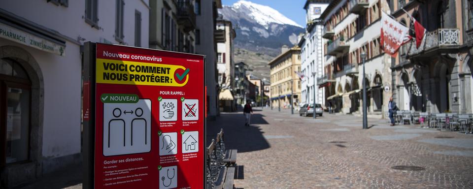 Les panneaux publicitaires de Sion attribués au groupe ESH Médias. [Keystone - Jean-Christophe Bott]