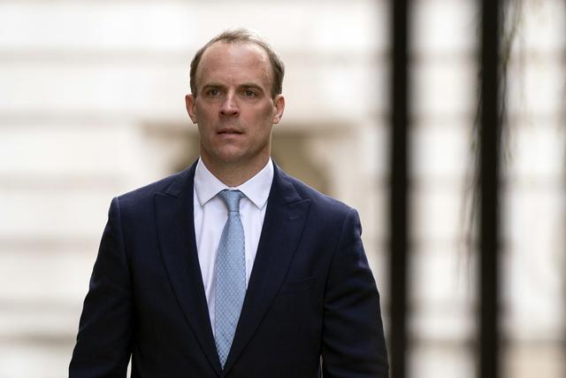 Le ministre des Affaires étrangères, Dominic Raab, va remplacer Boris Johnson "là où nécessaire", pendant que le Premier ministre est aux soins intensifs. [Keystone/epa - Will Oliver]