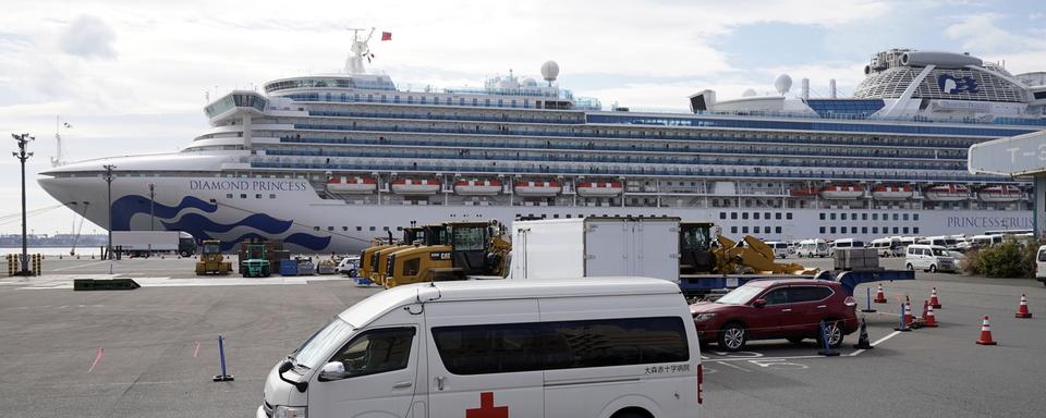 Le bateau de croisière mis en quarantaine au large du Japon à cause du coronavirus. [EPA/ Keystone - Franck Robichon]