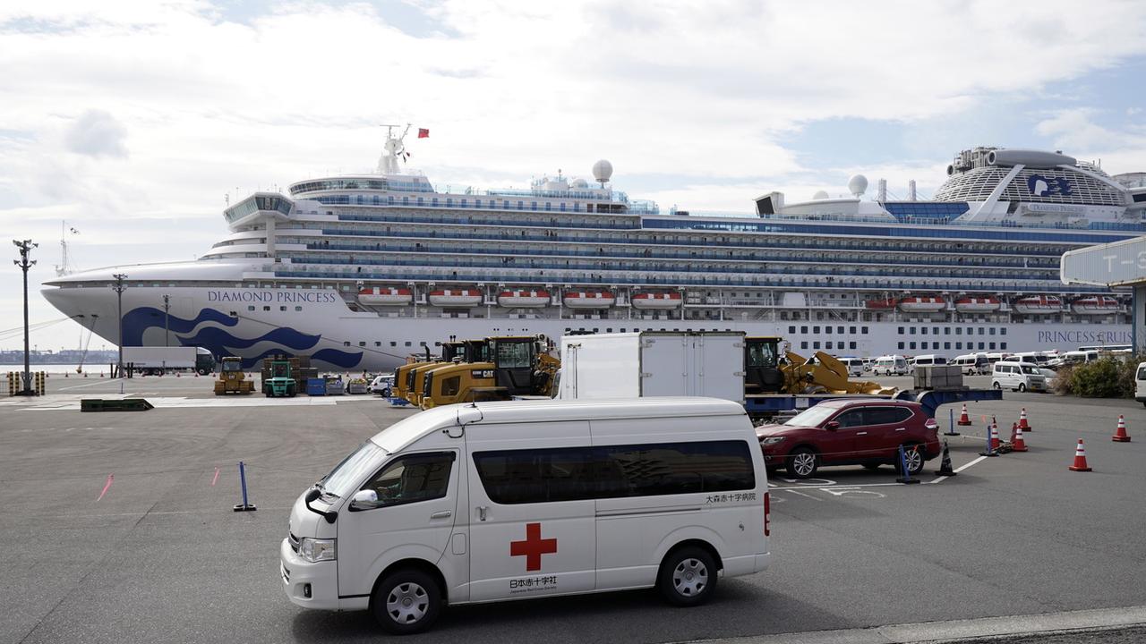 Le bateau de croisière mis en quarantaine au large du Japon à cause du coronavirus. [EPA/ Keystone - Franck Robichon]