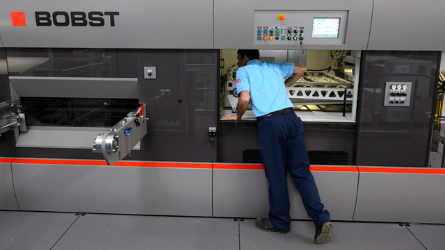 Le fabricant vaudois de machines d'emballage Bobst ne participera plus aux grands salons spécialisés dans l'industrie des machines. [Keystone - Laurent Gilliéron]