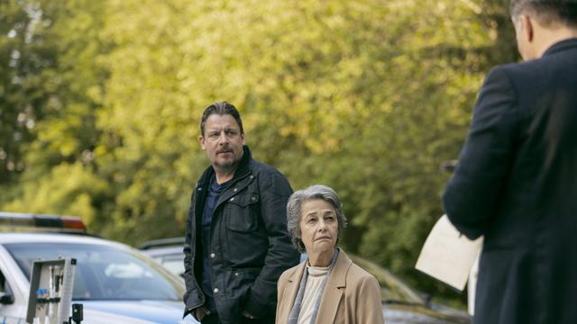 "Kidnapping" réunit Anders W. Berthelsen et Charlotte Rampling dans les rôles de Rolf Larsen et Claire Bobin. [Nordisk Film Production – ARTE France]