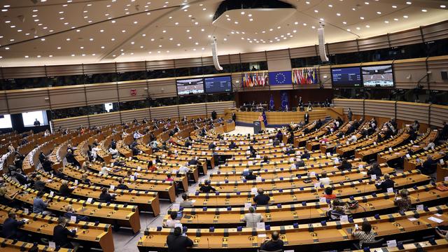 La présidente de la Commission européenne, Ursula von der Leyen, s'adresse à la plénière lors de son premier discours sur l'état de l'Union au Parlement européen à Bruxelles, mercredi 16 septembre 2020. [keystone - Francisco Seco]