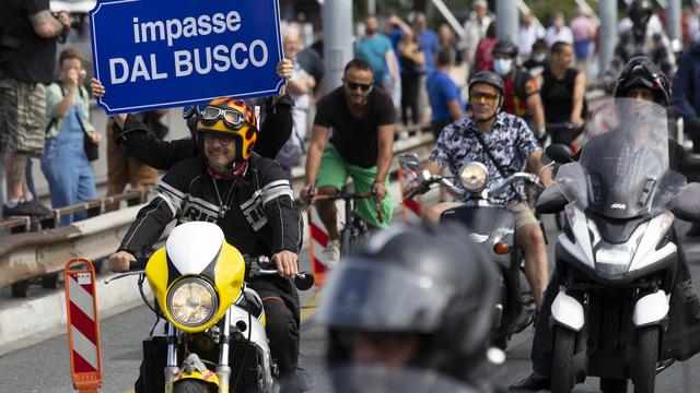 Des motards ont défilé à Genève pour protester contre la politique des transports. [KEYSTONE - Salvatore Di Nolfi]