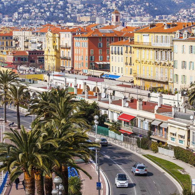 La ville de Nice, et la Promenade des Anglais. [Depositphotos - bellena]