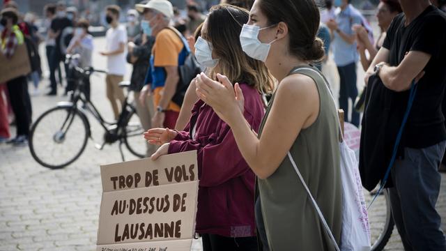 Les riverains veulent la fermeture de l'aéroport de la Blécherette [Keystone - Jean-Christophe Bott]