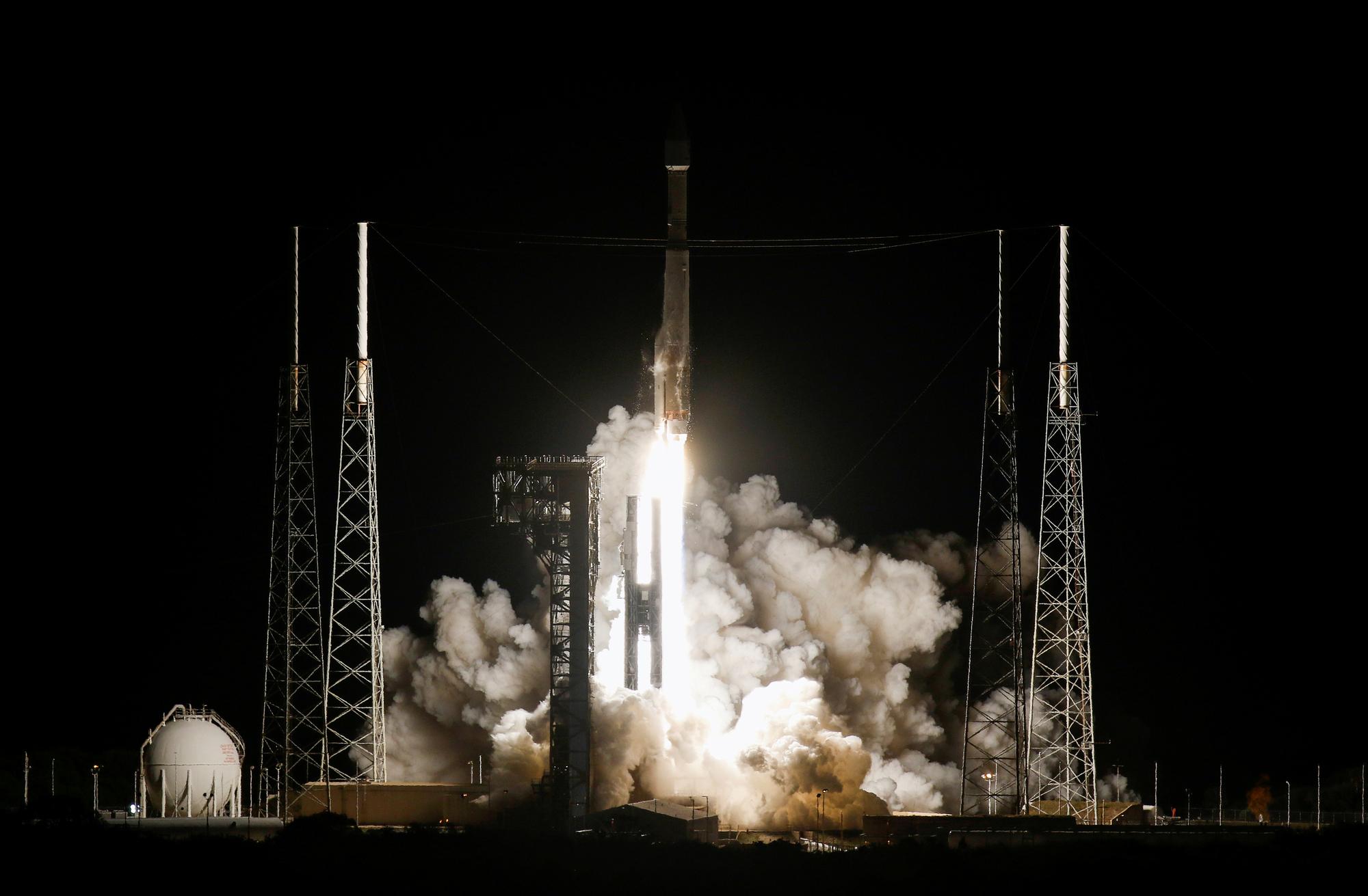 Une fusée Atlas V de la Nasa a lancé la sonde Solar Orbiter dimanche à 23h03, heure de Floride [Reuters - Joe Skipper]