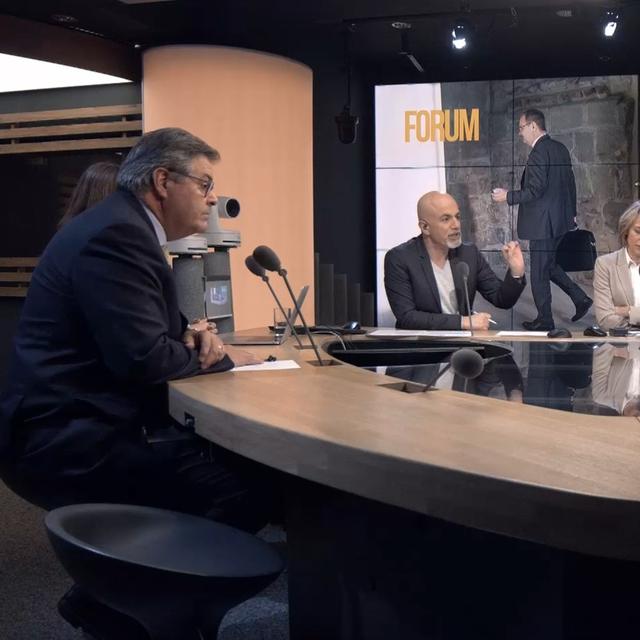 Débat entre Samia Hurst, Antoine Chollet, Valérie Induni et Marc-Olivier Buffat. [RTS]