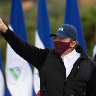 Le président du Nicaragua Daniel Ortega portant un masque lors d'un discours le 19 juillet 2020. [AFP - Presidencia Nicaragua / Cesar Perez]