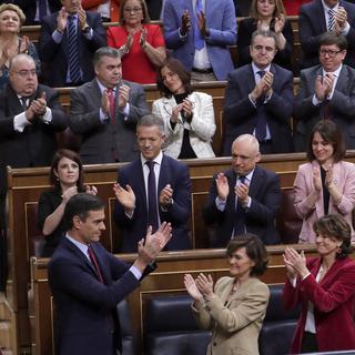Pedro Sanchez a été reconduit par le Parlement espagnol. [Keystone/AP Photo - Manu Fernandez]