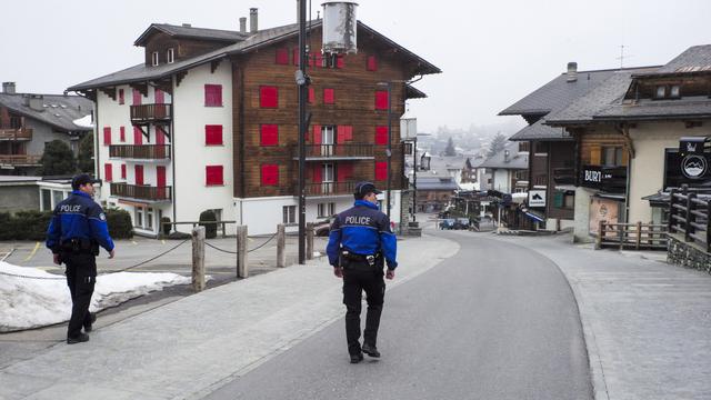 Le Valais menace Bagnes de mise sous tutelle si elle ne règle pas plus vite l'affaire des constructions illicites à Verbier (photo d'illustration) [Keystone - Laurent Darbellay]