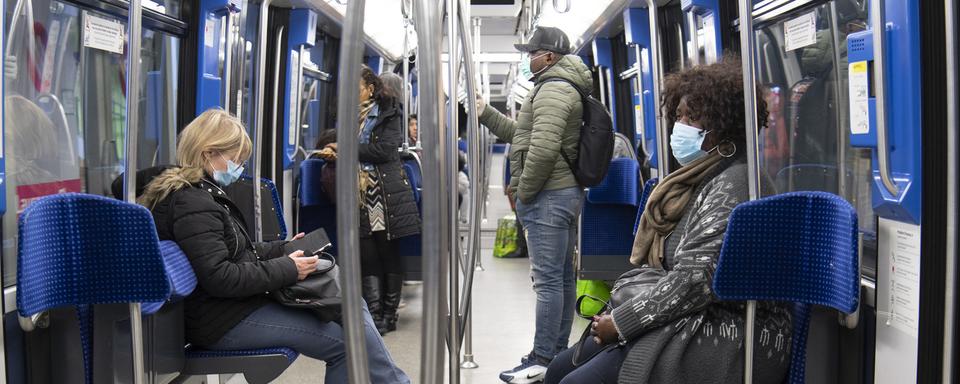 La branche des transports publics sera soutenue à hauteur de 700 millions de francs. [Keystone - Laurent Gilliéron]