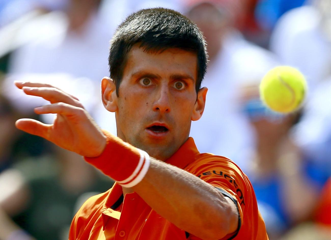 Après un début de match maîtrisé, Novak Djokovic a perdu le fil face à la puissance de Stan Wawrinka. [EPA - Robert Ghement]