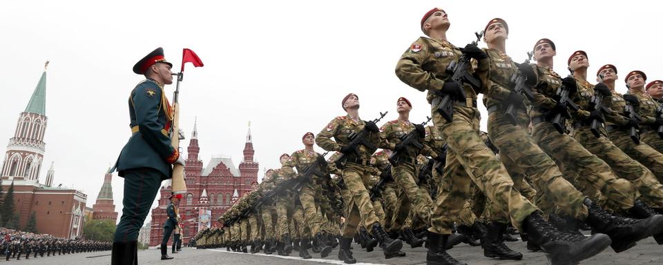 La parade militaire annuelle en Russie, pour célébrer la capitulation de l'Allemagne nazie. [Keystone - EPA / Yuri Kochetkov]