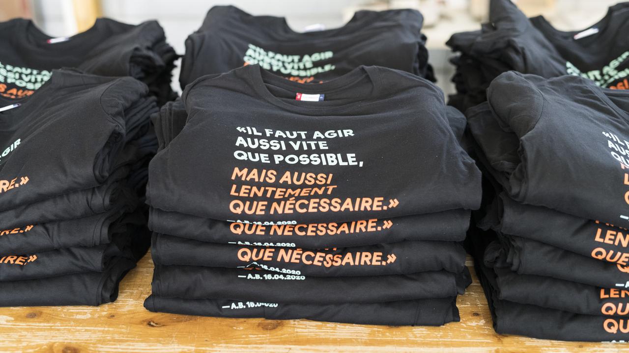 Le t-shirt qui cite Alain Berset se vend comme des petits pains. [KEYSTONE - Alessandro della Valle]