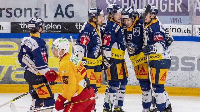 Zoug reprend seul la tête après avoir battu sèchement Langnau. [Keystone - Urs Flueeler]