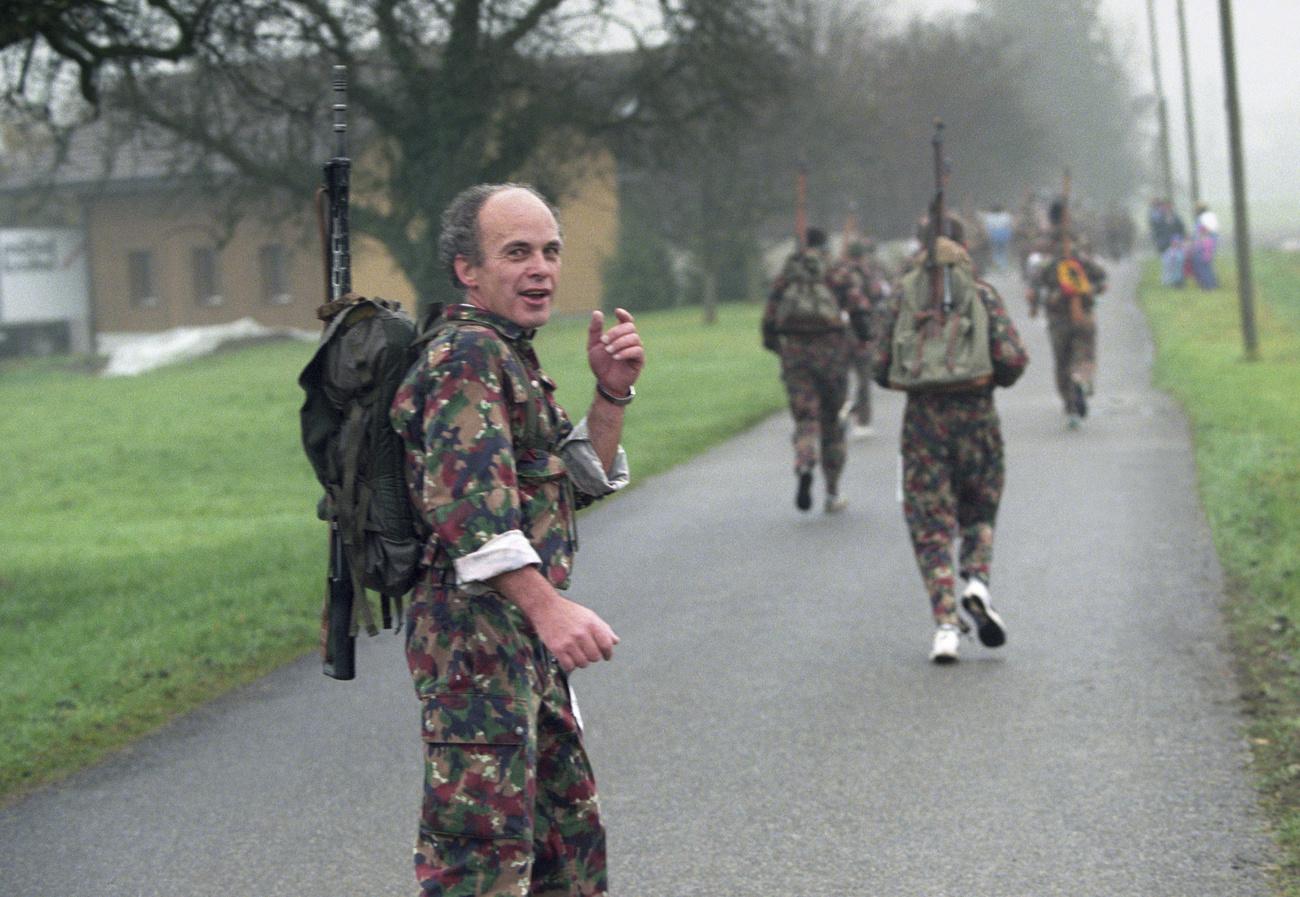 Ueli Maurer participe à la course militaire de Frauenfeld le 17 novembre 1996. [Keystone - Str]