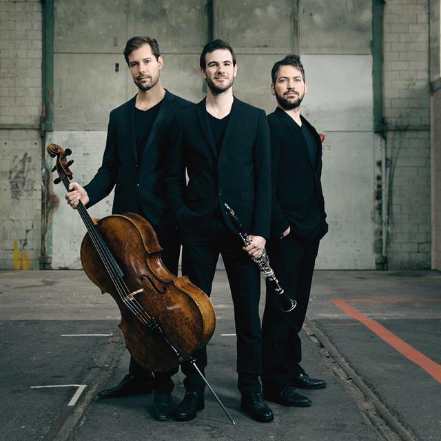 Le Trio Eclipse, composé du violoncelliste Sebastian Braun, du clarinettiste Lionel Andrey, et du pianiste Benedek Horváth. [trioeclipse.com - Nikolaj Lund]