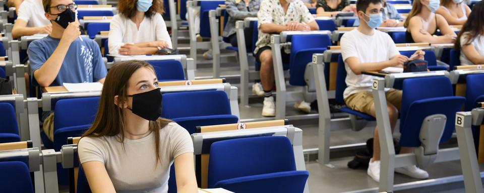 La moitié des étudiants se disent stressés par les conditions actuelles. [KEYSTONE - Laurent Gillieron]