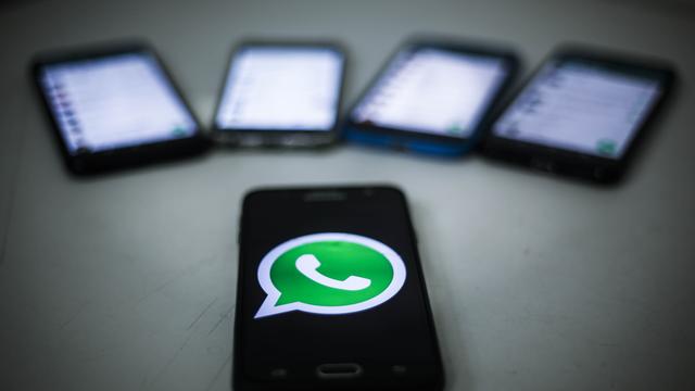 L'application de messagerie instantanée WhatsApp compte plus de deux milliards d'utilisateurs dans le monde. [AGIF - Paulo Paiva]