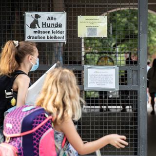 Les écoles allemandes imposent leur port du masque pour la rentrée. [EPA/Keystone - HAYOUNG JEON]