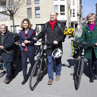 Le quatre candidats de la liste PS-Verts ont été élus à l'exécutif de la Ville de Genève. De gauche à droite: Alfonso Gomez (Verts), Christina Kitsos (PS), Sami Kanaan (PS) et Frédérique Perler (Verts). Est aussi élue la PDC Marie Barbey-Chappuis (pas représentée sur la photo). Genève, le 15 mars 2020. [Keystone - Salvatore Di Nolfi]