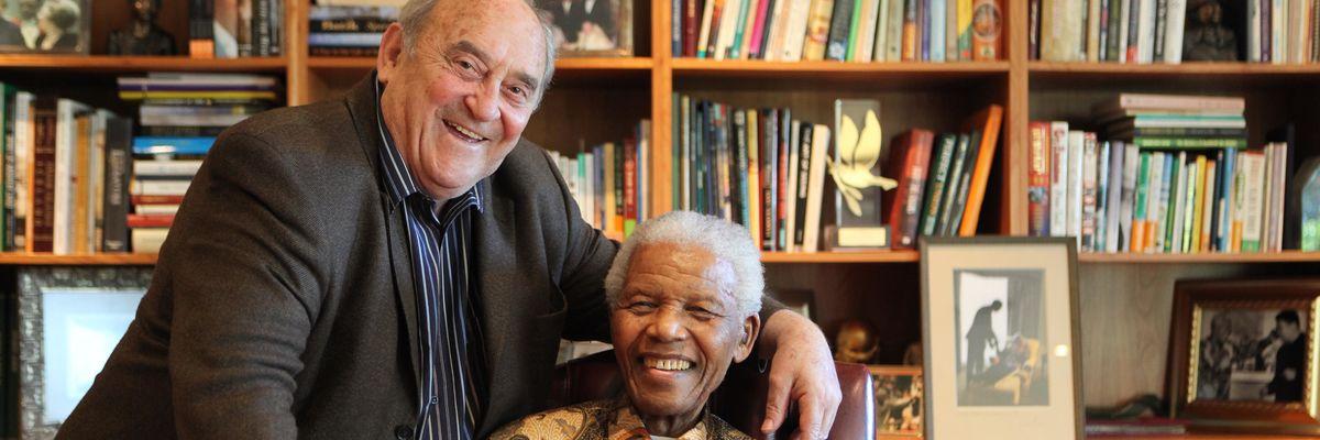 Denis Goldberg en compagnie de Nelson Mandela. [Nelson Mandela Foundation - Debbie Yazbeck]