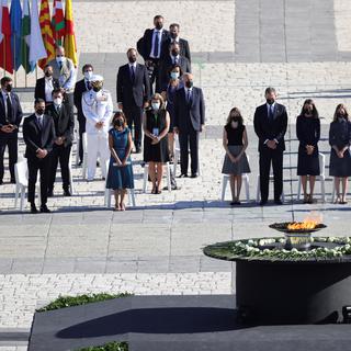 La famille royale espagnole lors de la cérémonie en hommage aux victimes du Covid-19 à Madrir, 16.07.2020. [Pool/EPA/Keystone - Juanjo Martin]