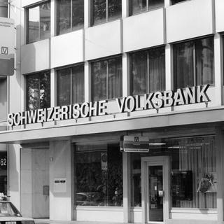 La Banque populaire suisse fusionne avec Credit Suisse en 1993. [Keystone - Str]