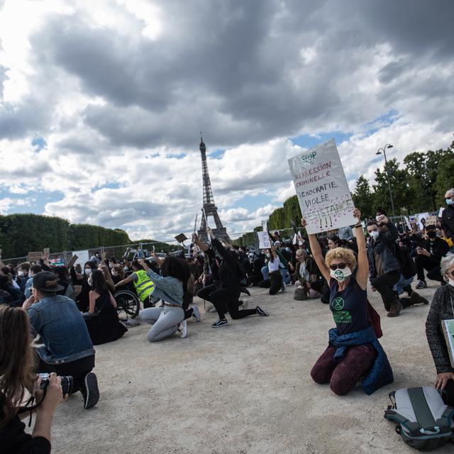 Les manifestations à Paris contre la violence policière. [EPA/Keystone - Mohammed Badra]