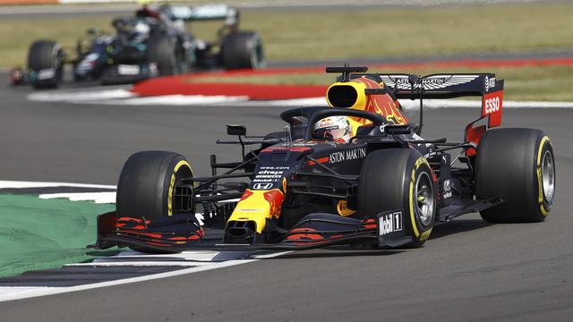 Max Verstappen a surpris les Mercedes. [Andrew Boyers]