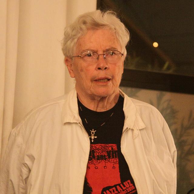 Portrait de Pauline Oliveros. [CC BY-SA 3.0 - Canticle/Wikimedia]