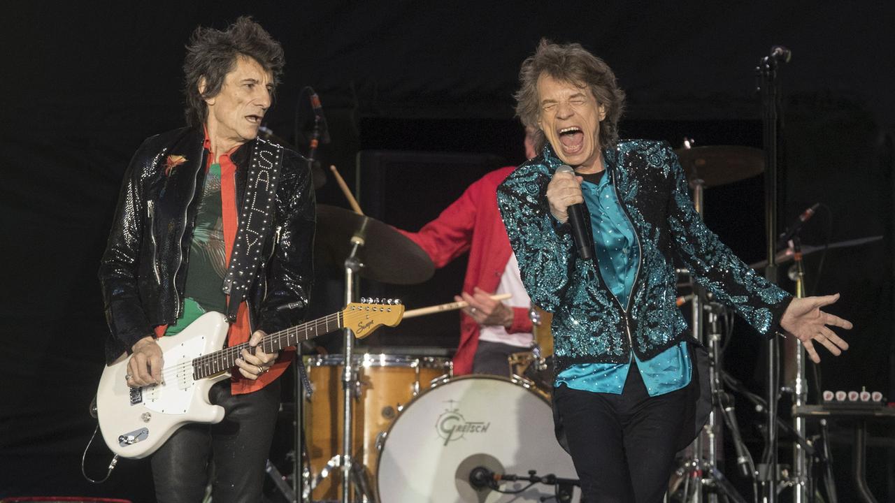 Mick Jagger et Ronnie Wood durant le tournée "No Filter" au Canada le 29 juin 2019. [Keystone - Fred Thornhill]