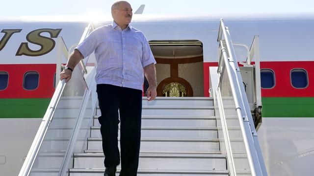 Alexandre Loukachenko s'est rendu en Russie pour discuter d'"intégration" avec son homologue russe Vladimir Poutine. [AP - Andrei Stasevich]