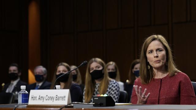 La juge Amy Coney Barrett répond aux sénateurs lors de la deuxième journée de son audition pour sa confirmation à la Cour Suprême, le 13 octobre 2020. [Keystone/epa - Drew Angerer/pool]