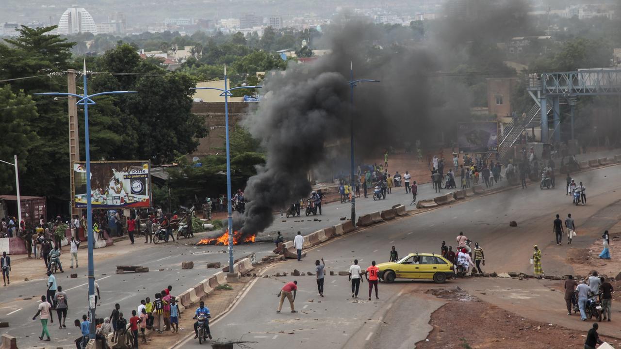La capitale malienne Bamako a de nouveau été la proie de heurts. [Keystone/AP - Baba Ahmed]