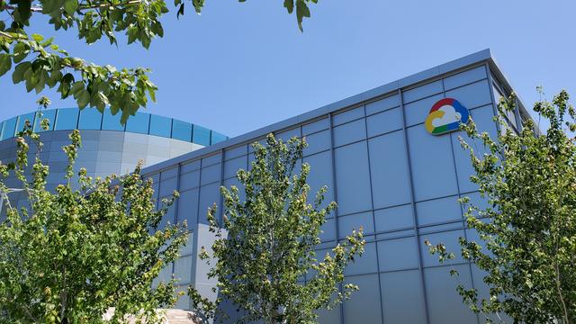 Un des logos de Google dans un complexe de Sunnyvale, en Californie. [Reuters - Paresh Dave]
