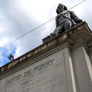 Une vue de la statue de David de Pury à Neuchâtel. [Keystone - Leandre Duggan]