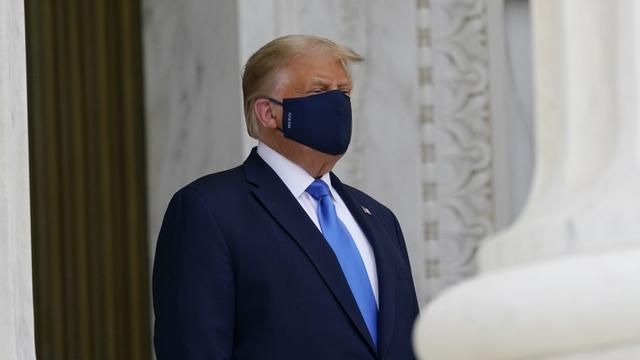 Donald Trump avec un masque. [getty images/afp - Alex Brandon-Pool]